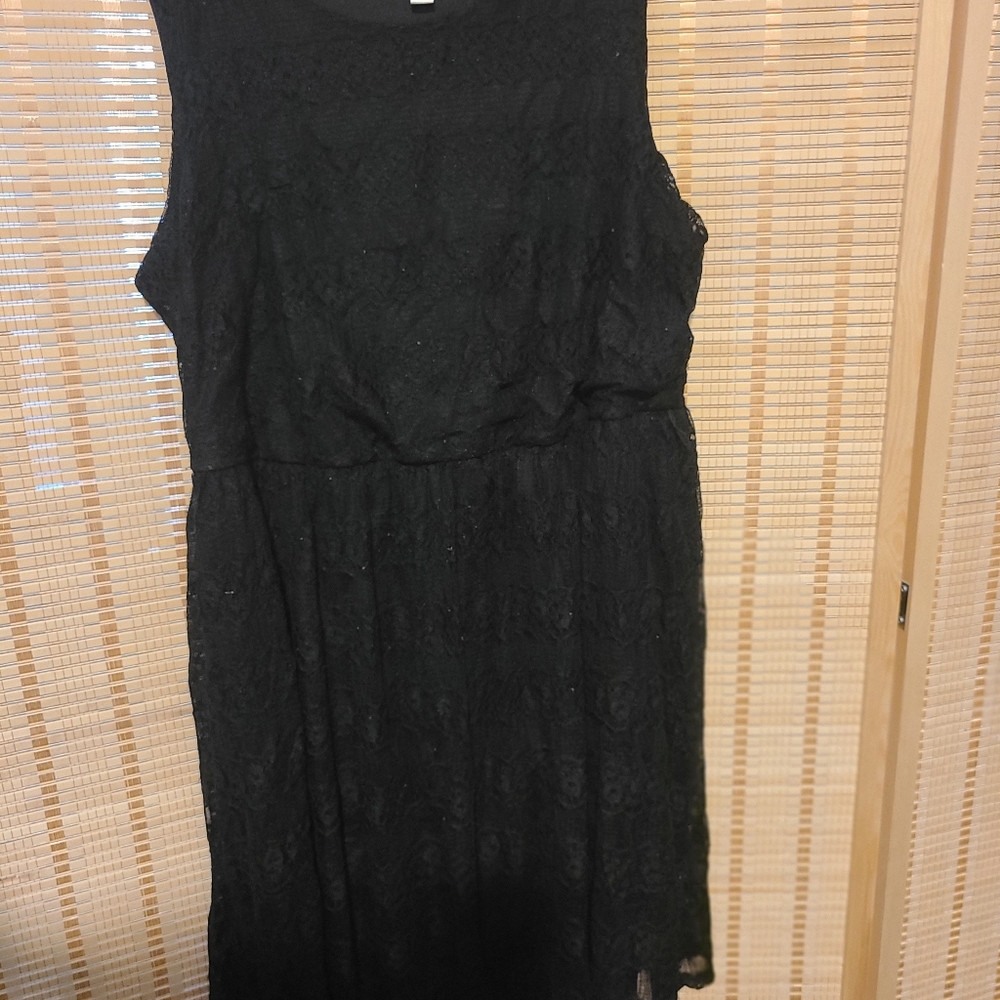 Sleeveless Lace Dress